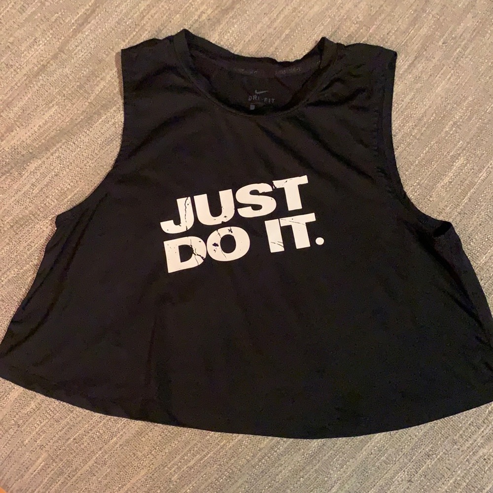 Nike DriFit croptop shirt